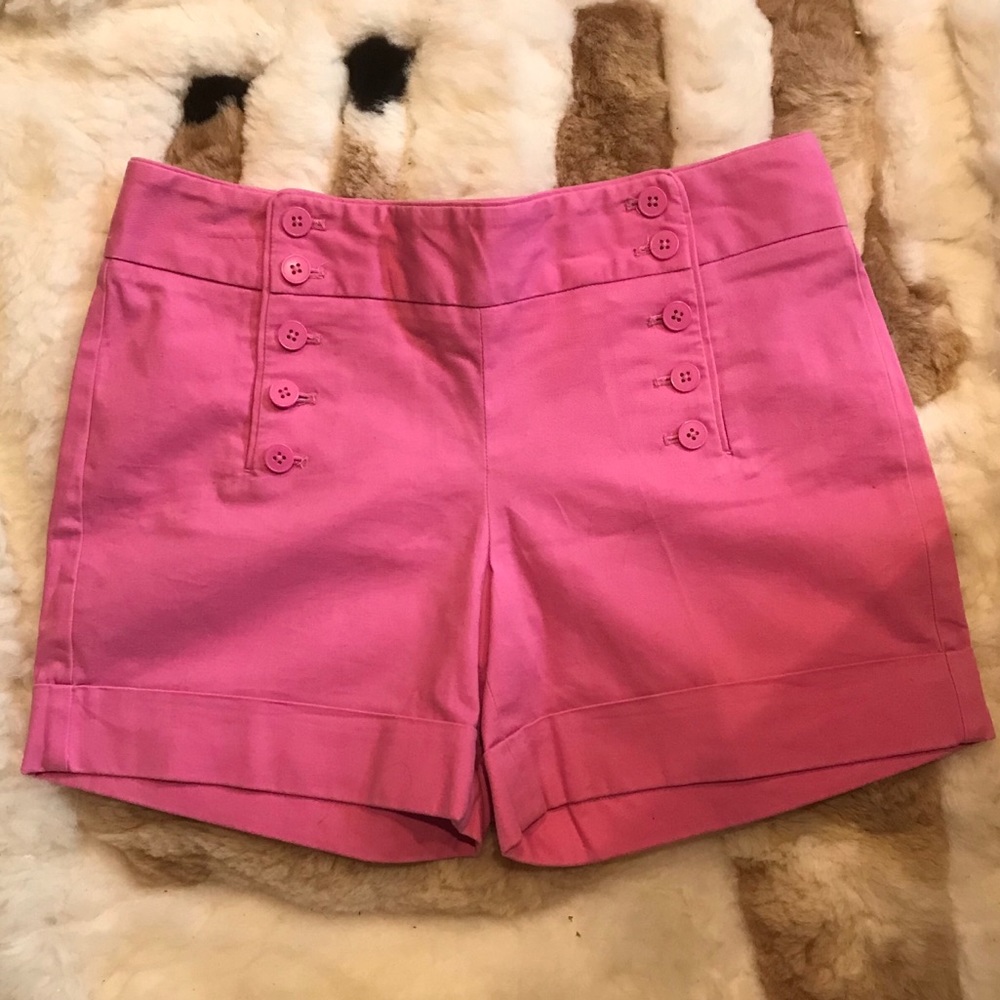 Express shorts with gorgeous button detail